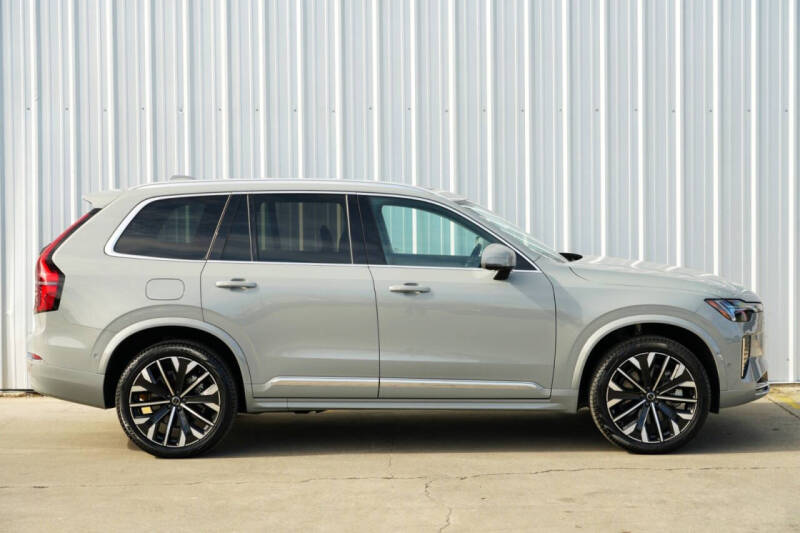 2025 Volvo XC90 T8 Plus Bright Theme 7P