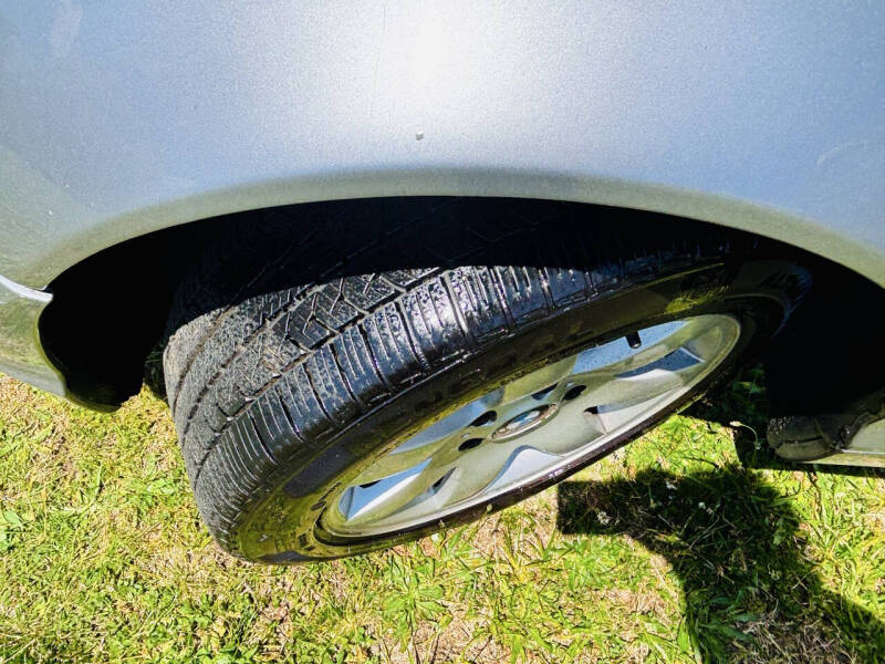 2005 BMW 3 Series 325xi
