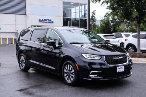 2022 Chrysler Pacifica Hybrid Touring L