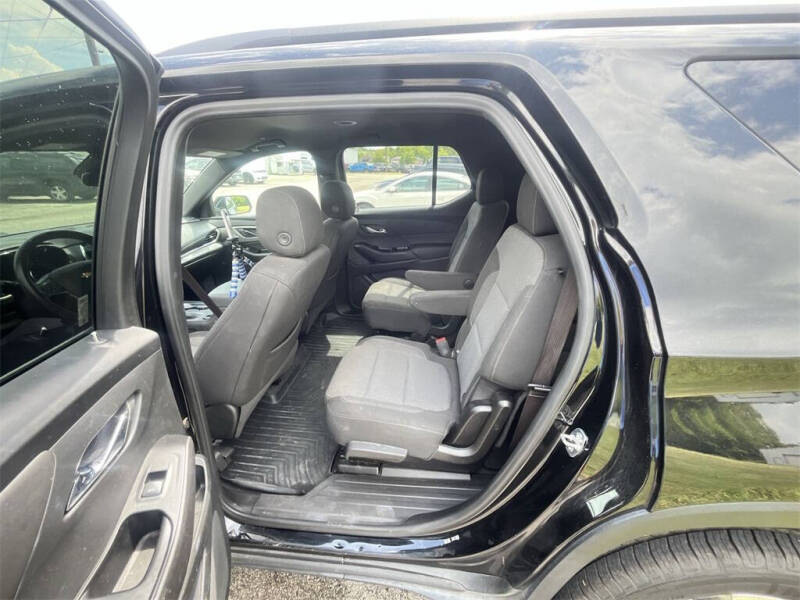 2022 Chevrolet Traverse LT Cloth