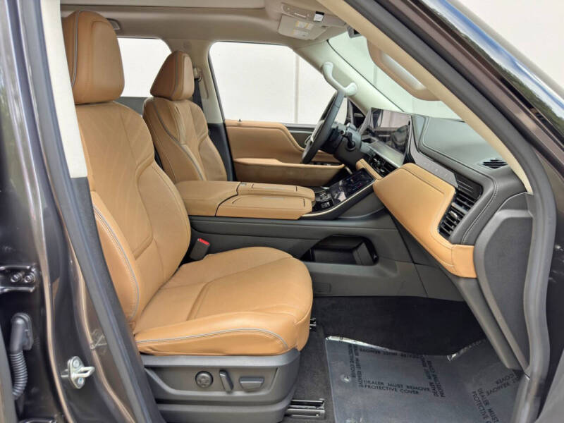 2025 Infiniti QX80 Luxe