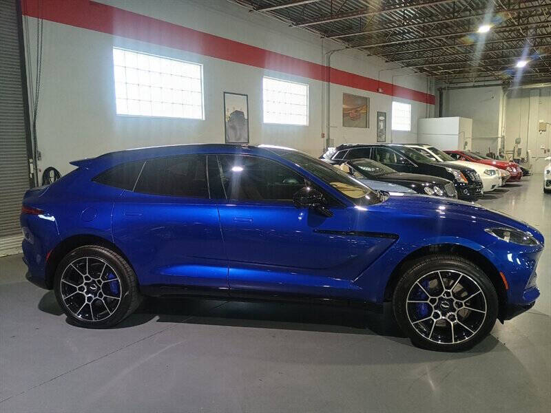 2021 Aston Martin DBX 11