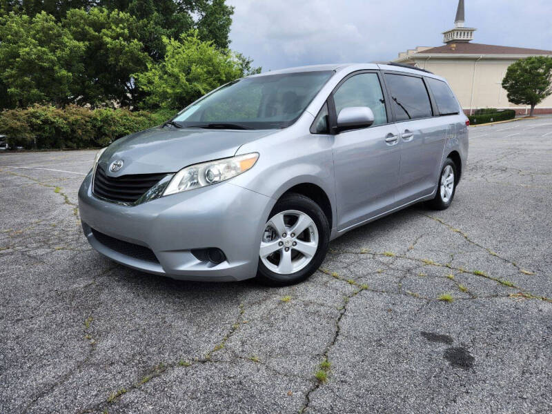 2011 Toyota Sienna LE 8-Passenger