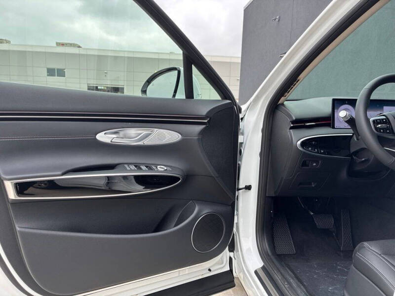 2026 Genesis GV70