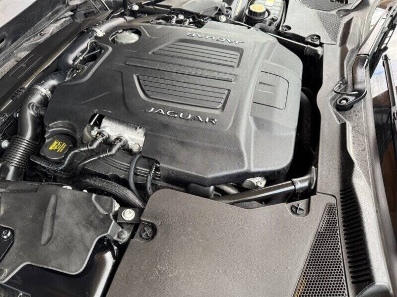 2018 Jaguar F-TYPE R