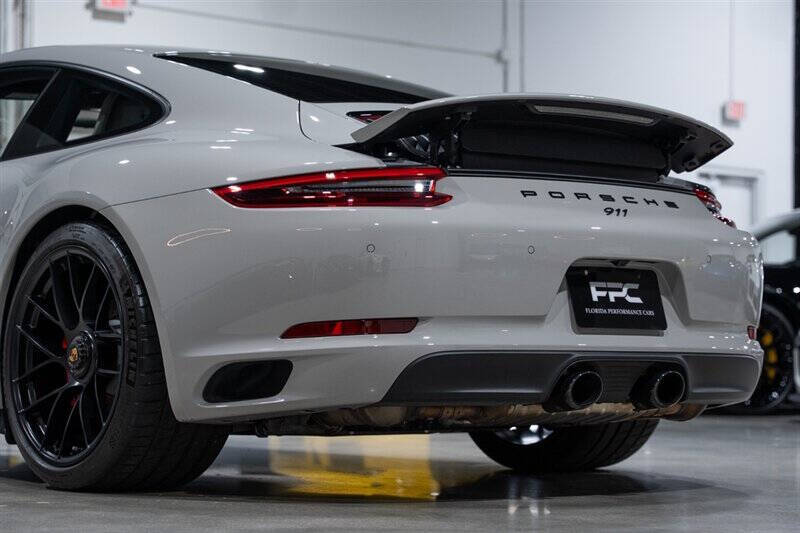 2019 Porsche 911 Carrera GTS