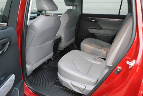 2022 Toyota Highlander Platinum