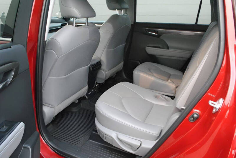 2022 Toyota Highlander Platinum