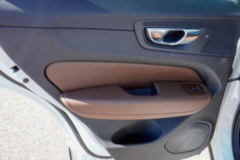 2021 Volvo XC60 T5 Momentum