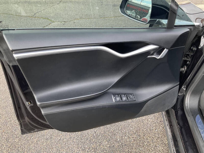 2016 Tesla Model S 70D