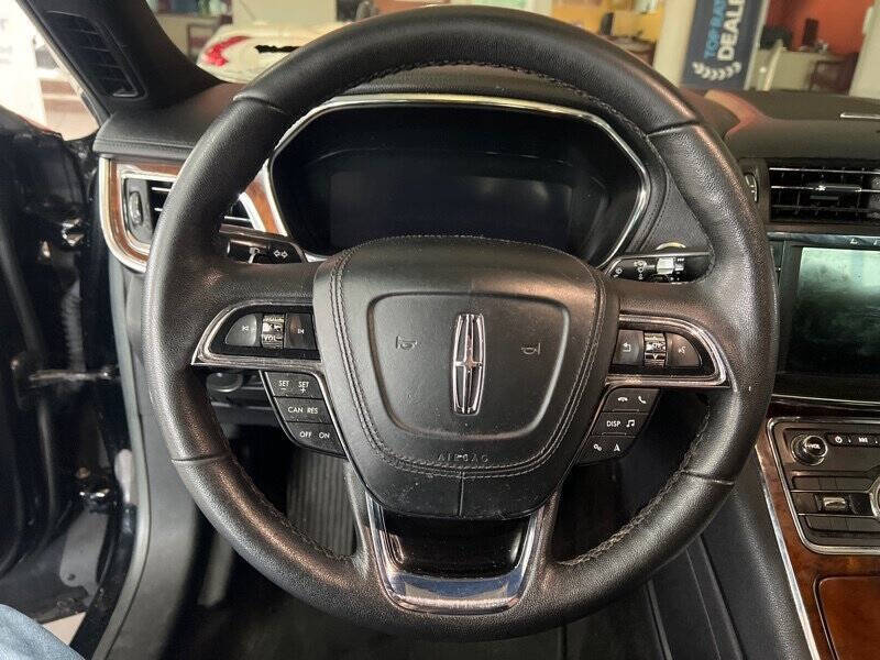 2017 Lincoln Continental Premiere