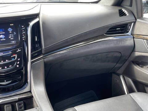 2018 Cadillac Escalade Platinum