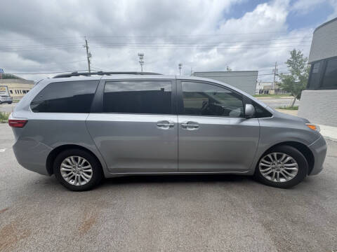 2015 Toyota Sienna XLE Premium 8-Passenger