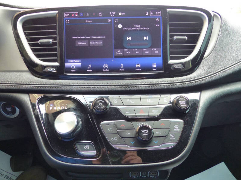 2025 Chrysler Pacifica Select