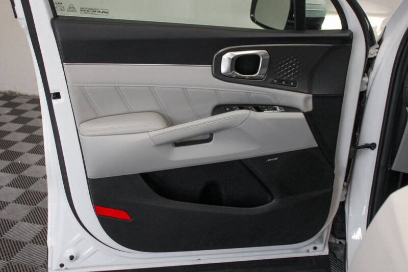 2023 Kia Sorento Plug-In Hybrid SX Prestige