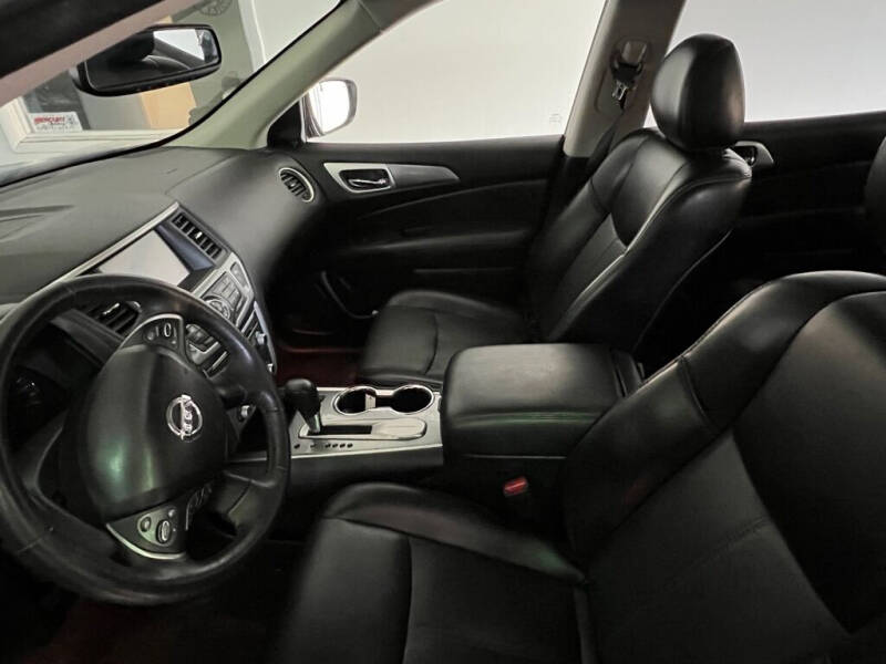 2020 Nissan Pathfinder SL