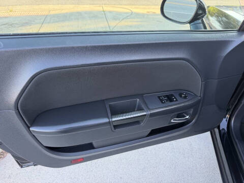 2013 Dodge Challenger SXT