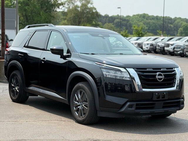 2022 Nissan Pathfinder SV