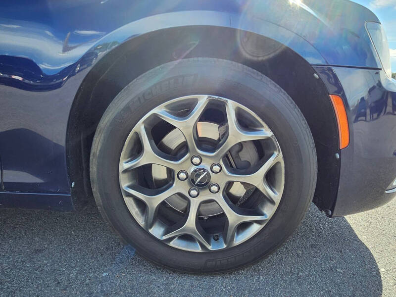 2017 Chrysler 300 S