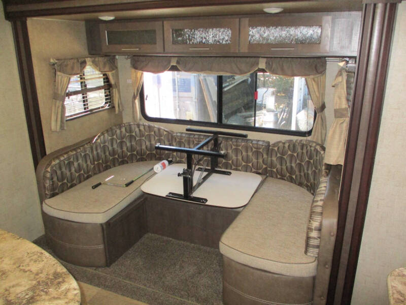 2016 Forest River Surveyor