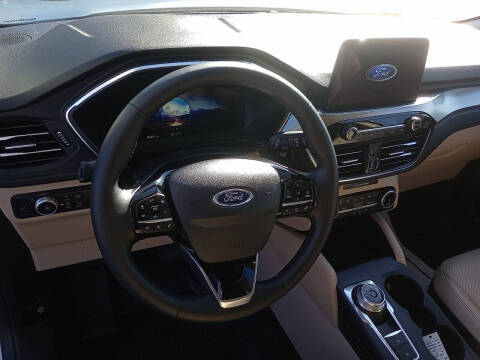 2022 Ford Escape Titanium