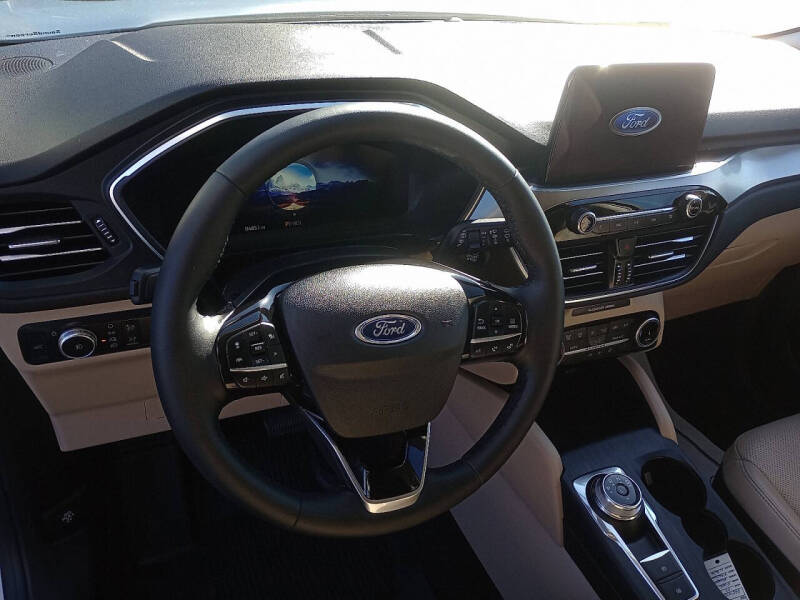 2022 Ford Escape Titanium