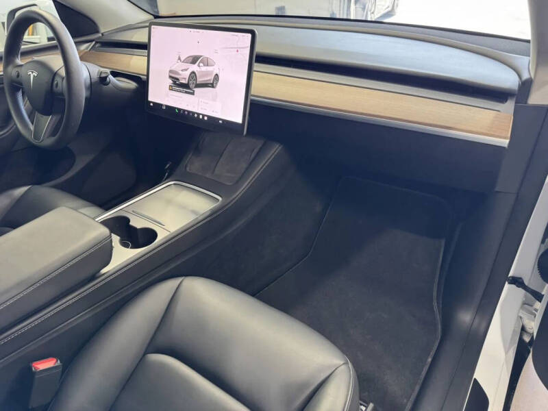 2025 Tesla Model Y Long Range