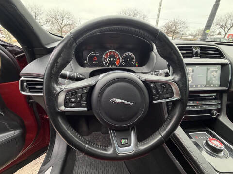 2018 Jaguar F-PACE 25t R-Sport