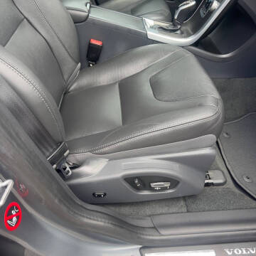 2016 Volvo XC60 T5 Platinum
