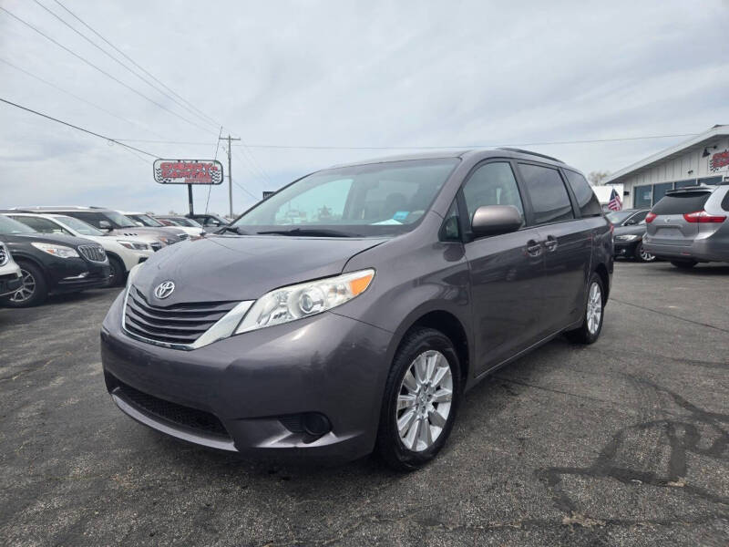 2013 Toyota Sienna LE 7-Passenger