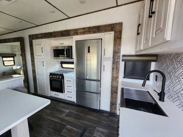 2022 Heartland BIG HORN M37RD