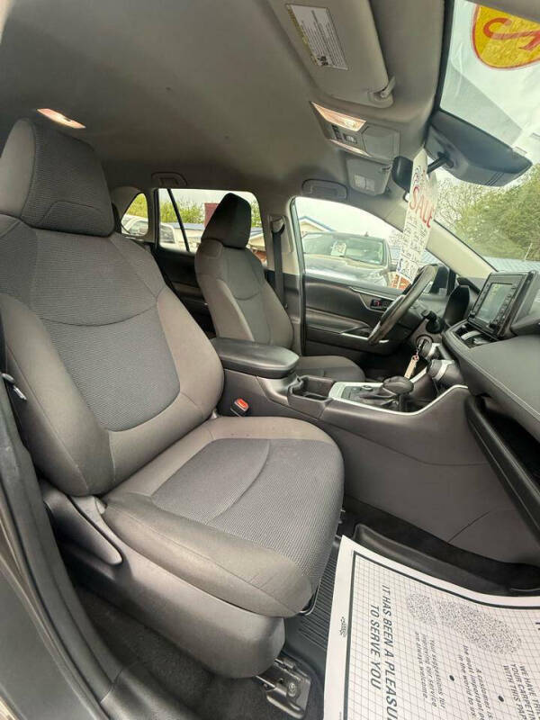 2022 Toyota RAV4 Hybrid LE