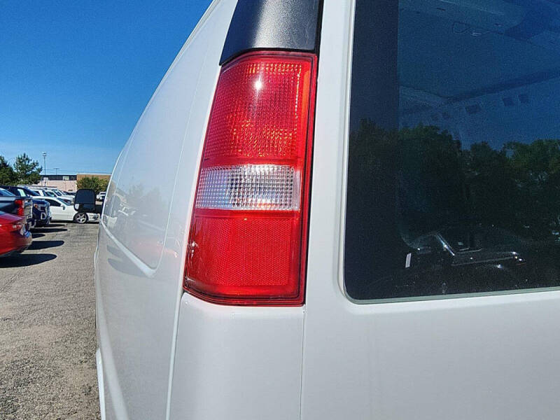 2025 GMC Savana 2500