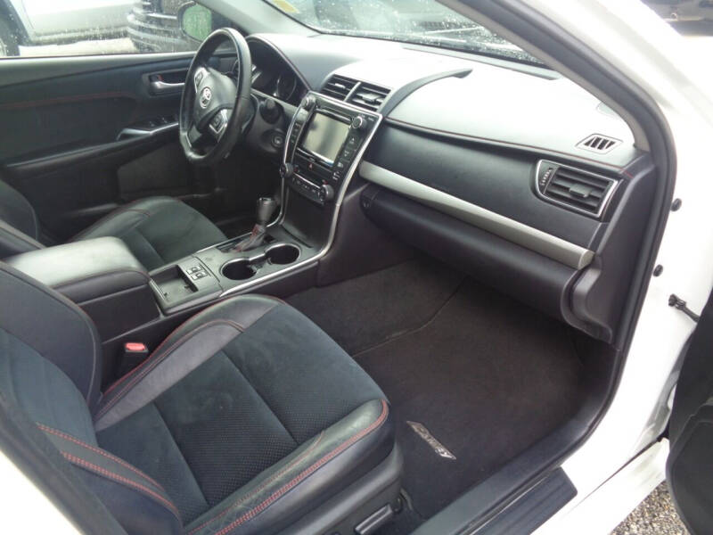 2016 Toyota Camry XSE