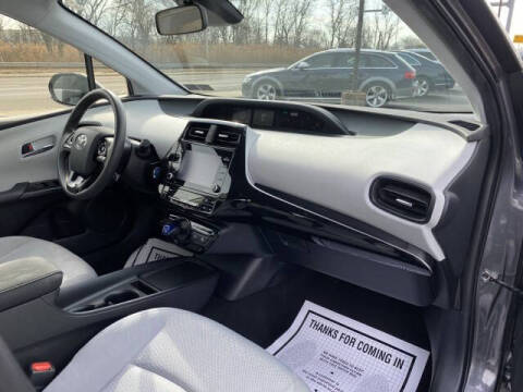 2022 Toyota Prius L Eco