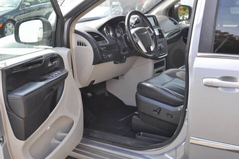 2015 Chrysler Town and Country Touring