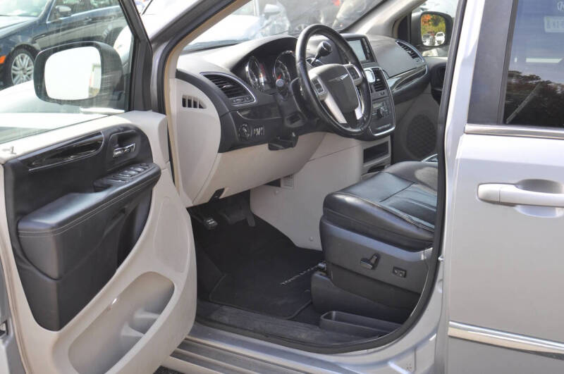 2015 Chrysler Town and Country Touring