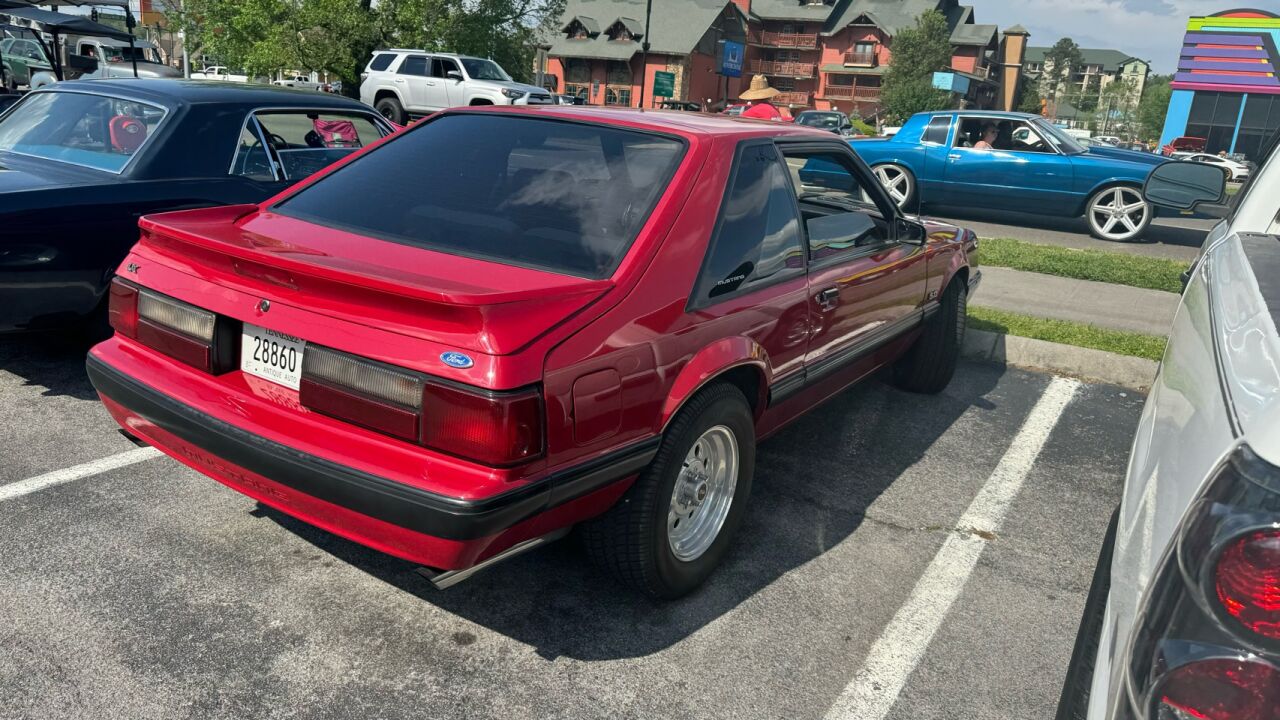 1988 Ford Mustang 4