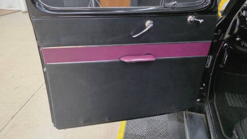 1942 Ford Super Deluxe