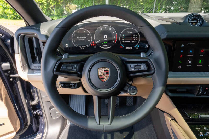 2025 Porsche Cayenne E-Hybrid Coupe