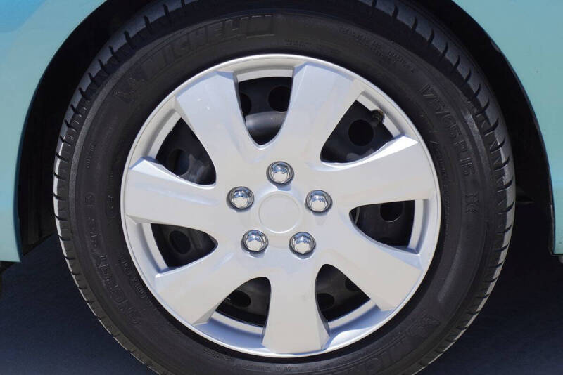 2013 Toyota Prius c Two