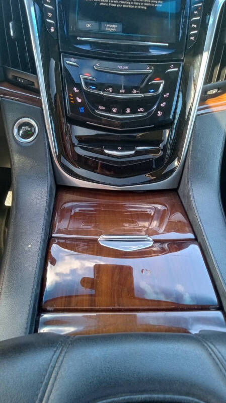 2019 Cadillac Escalade Luxury