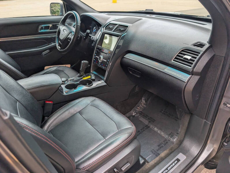 2017 Ford Explorer Sport