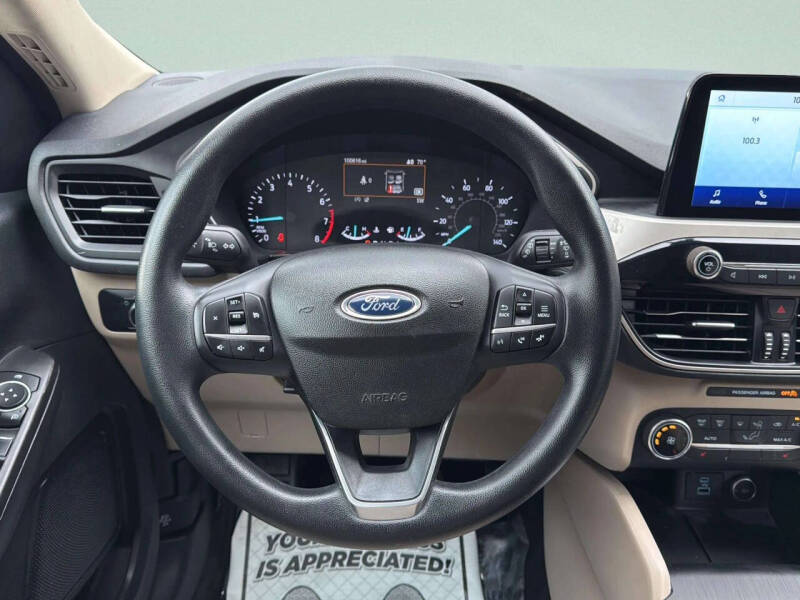 2020 Ford Escape SE