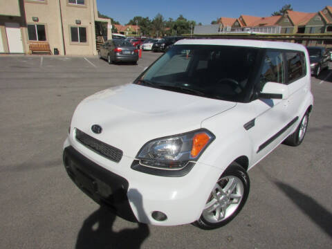 2011 Kia Soul +
