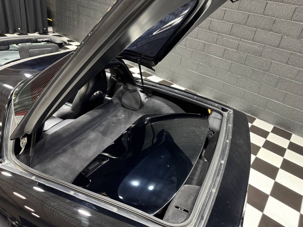 2004 Chevrolet Corvette 14
