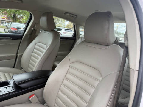 2020 Ford Fusion SEL