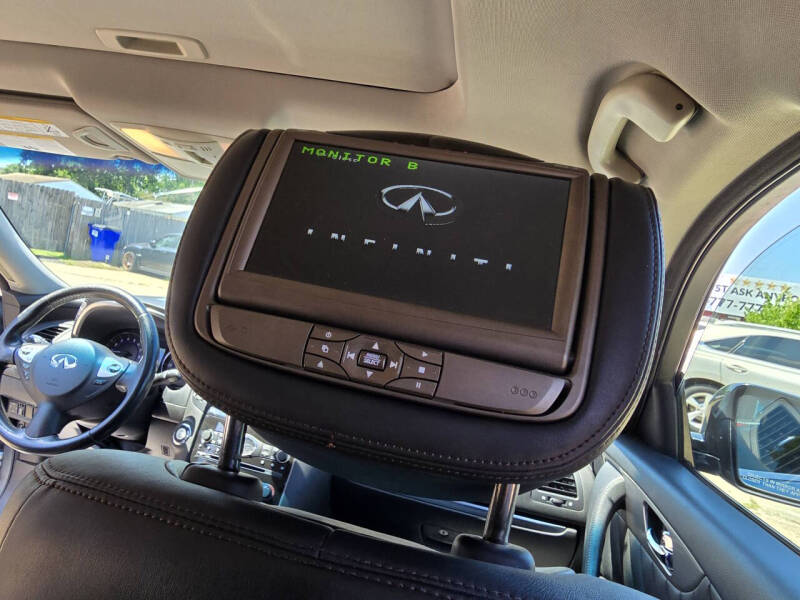 2017 Infiniti QX70