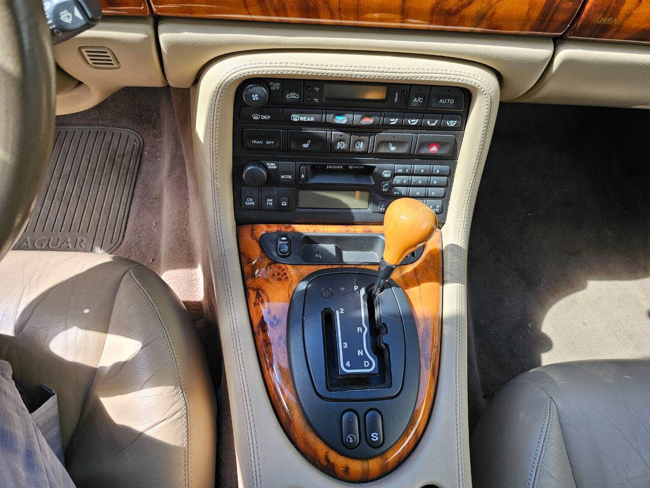 1998 Jaguar XK-Series 163