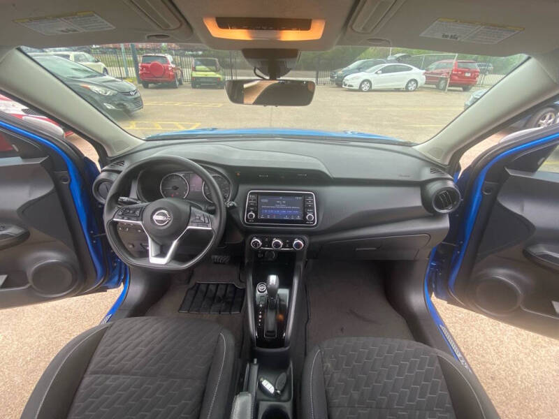 2022 Nissan Kicks S